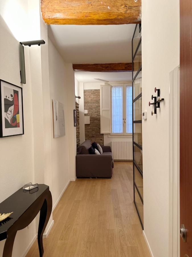 Koro'S Apartments Болонья Экстерьер фото